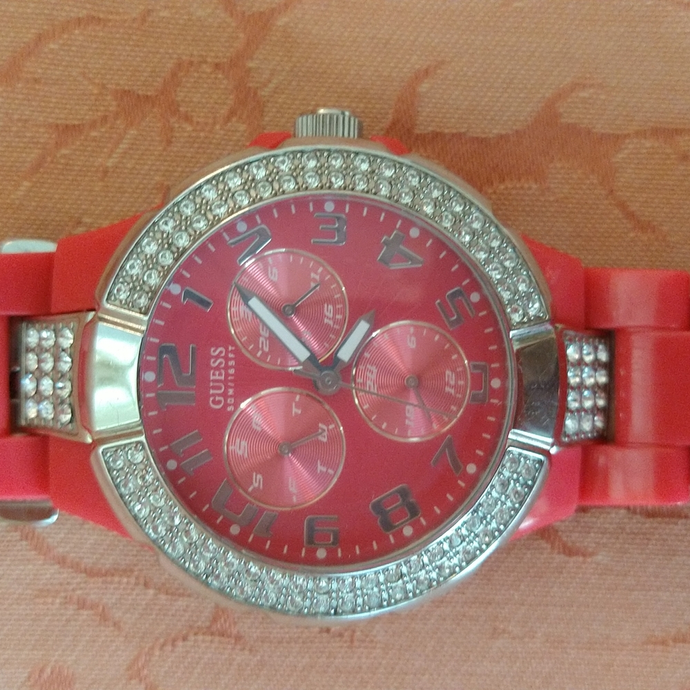 VGUC. Guess watch. Pink band.